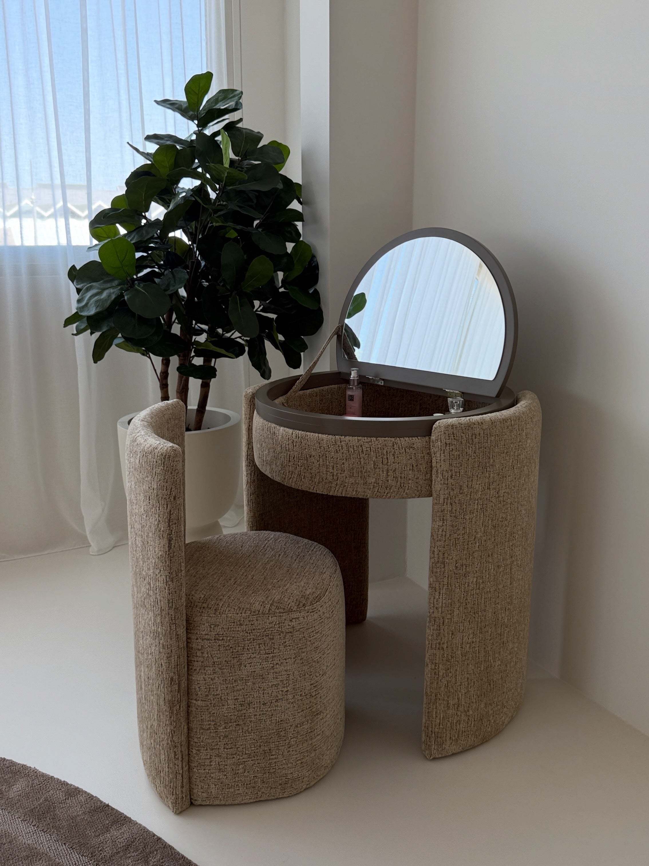 YOME Vanity Table Taupe – Luxuriöser runder Makeup Table
